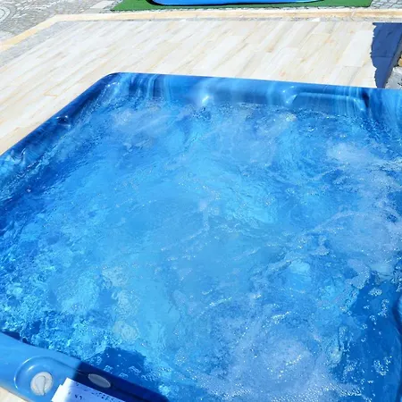 Ξενοδοχείο με διαμερίσματα Park & 4*