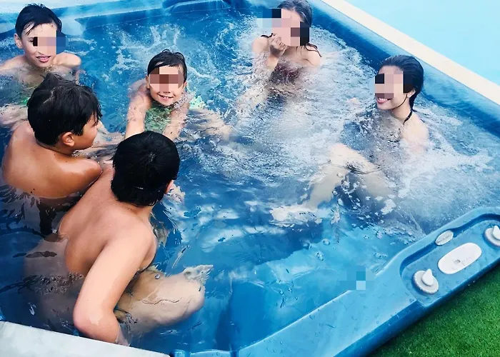 Park & מלון דירות באניירה קלאברה